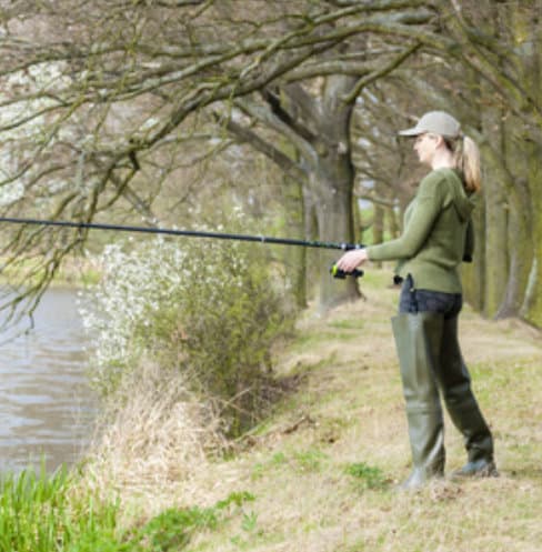 Waders with or without safety features; waders for fishing