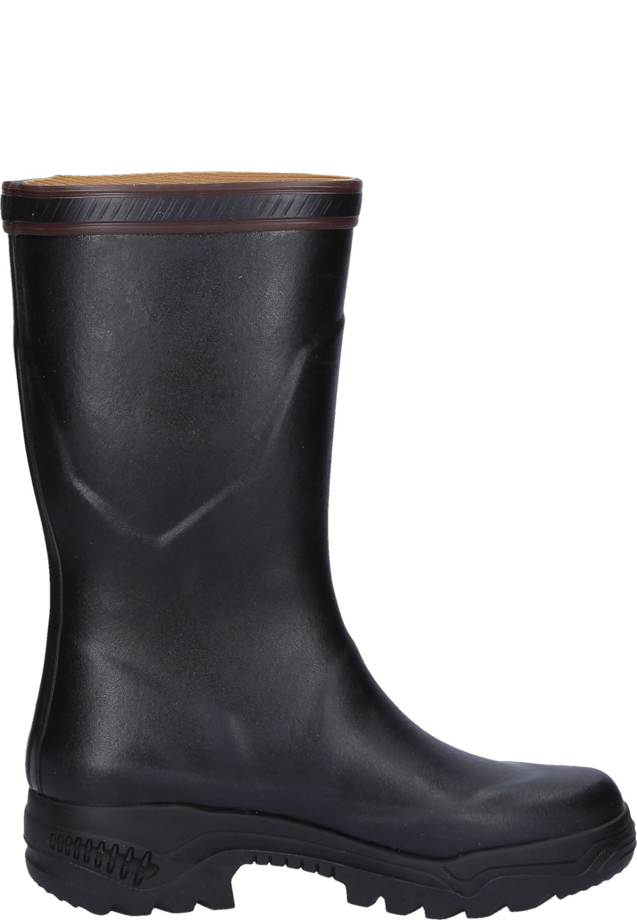 Aigle Parcours 2 Bottillon Rubber Boots in black a revolutionary new half height welly