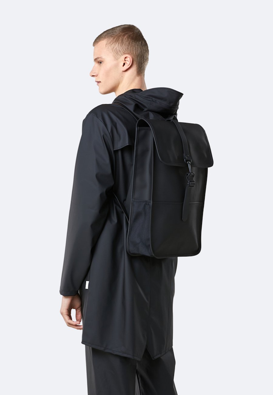 BACKPACK from RAINS Your waterproof classic for all weather.