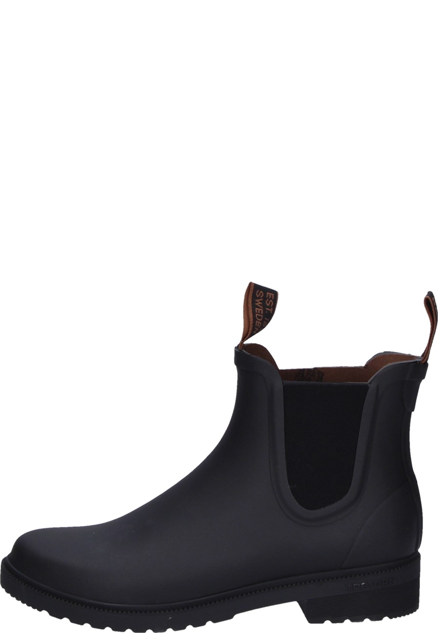 classic black chelsea boots